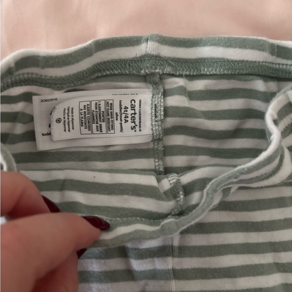 Carters/Old Navy 4T bundle pajamas EUC - Picture 6 of 12